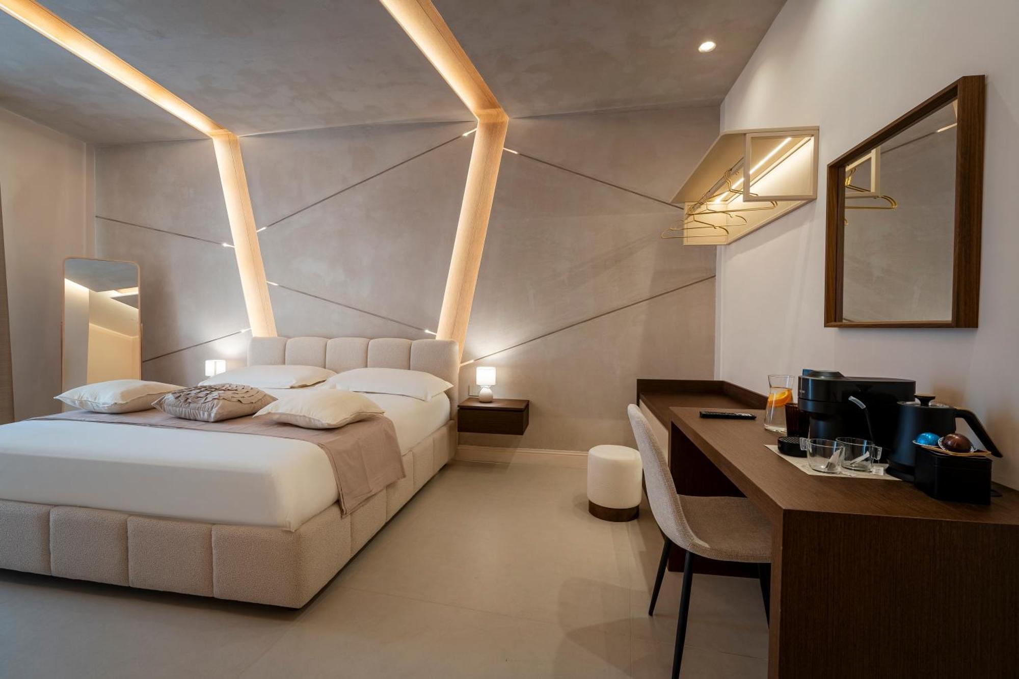 Halo Suite Napoli Esterno foto